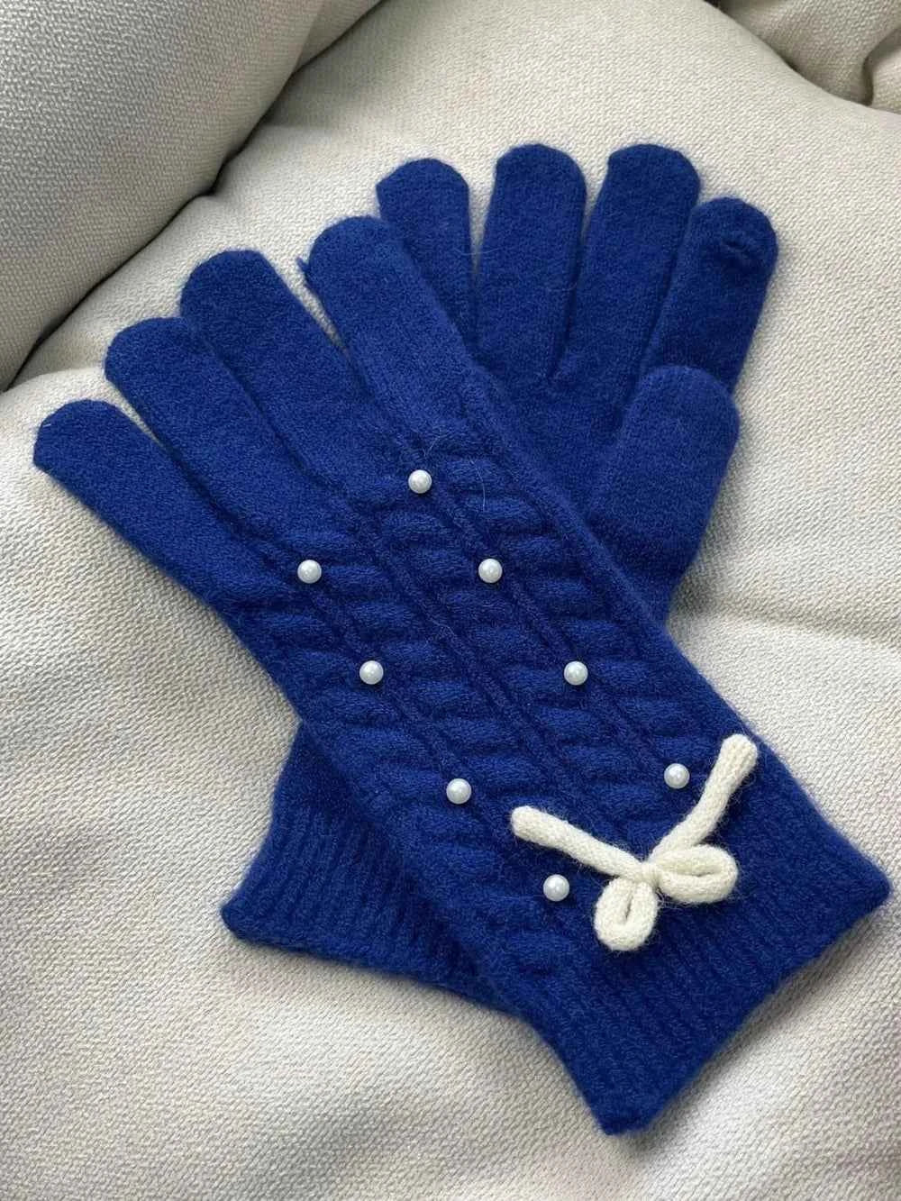 Pearl Bow Gloves