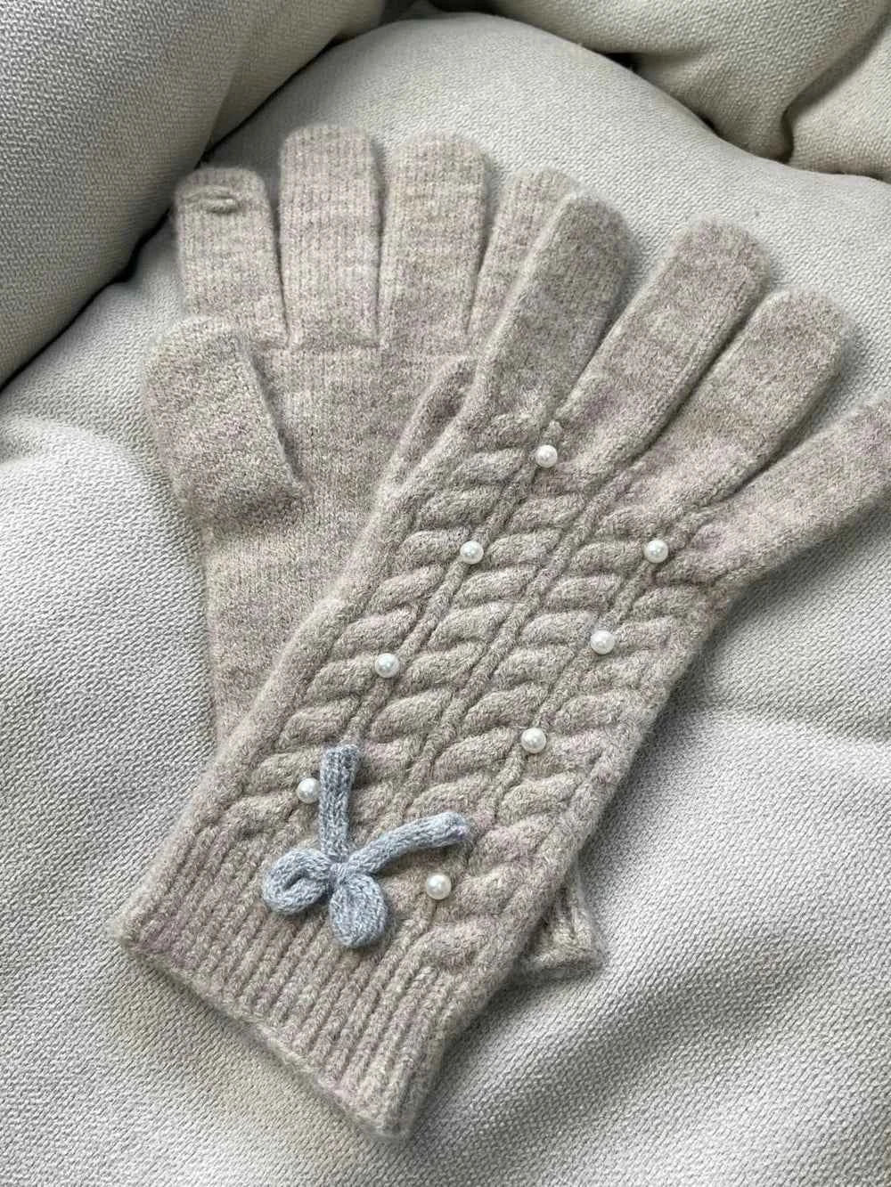 Pearl Bow Gloves
